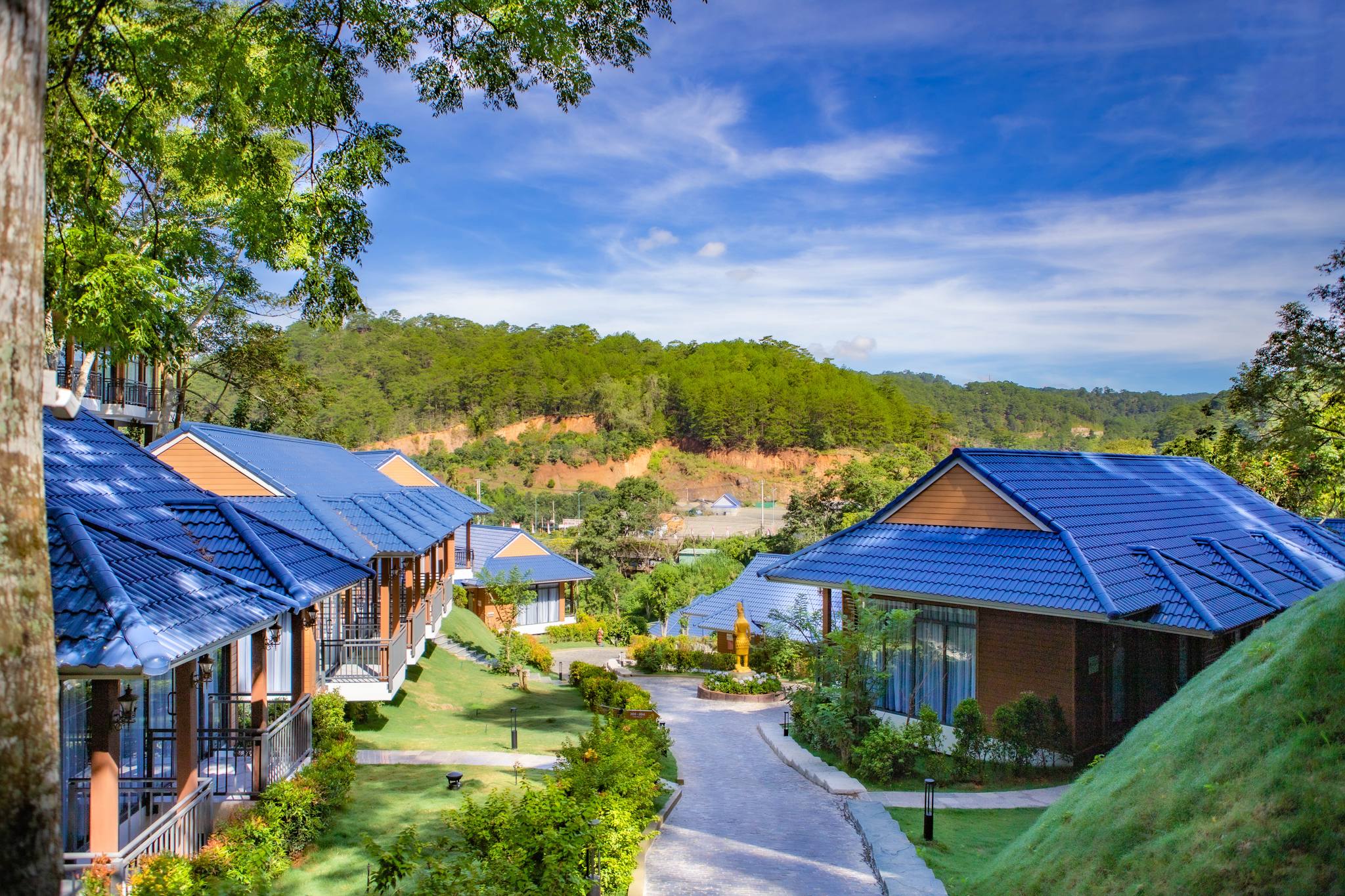 Tea Resort Prenn có nhiều hạng phòng lưu trú thích hợp với du khách muốn tận hưởng những kỳ nghỉ golf tại Đà Lạt
